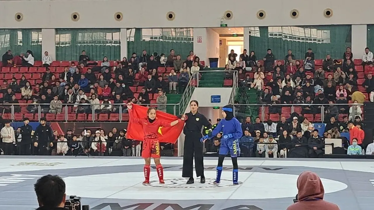 نزال قاطع.. لو ثي فونغ تتوج بطلة في 52 ثانية مذهلة